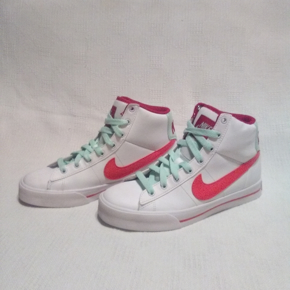 💕NWOB Nike 354697-123 "Rare"Sweet Classic Hi Tops - Picture 3 of 7